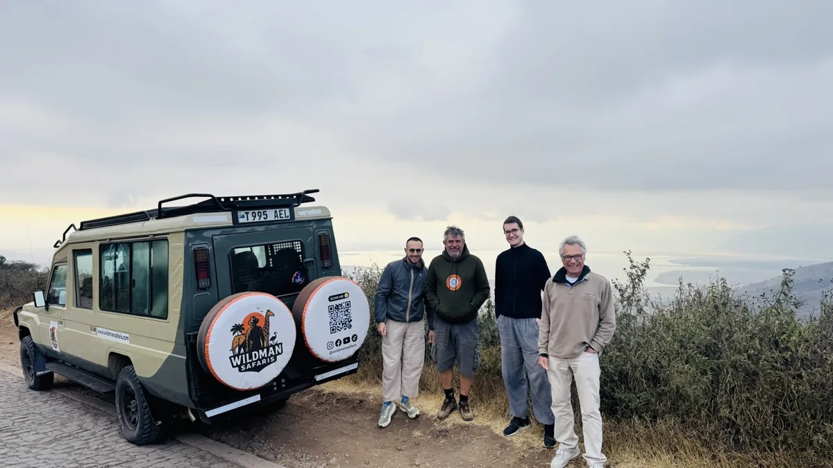 Safari friends and wide horizons